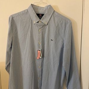 Vineyard Vines size L Button-down